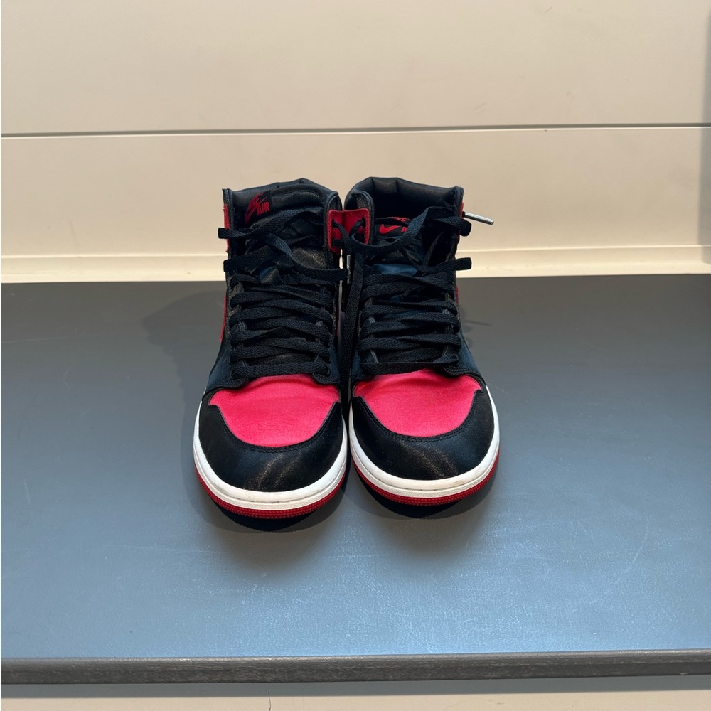 Satin Nike Air Jordan 1 Retro High OG “Satin Bred” – Size 11